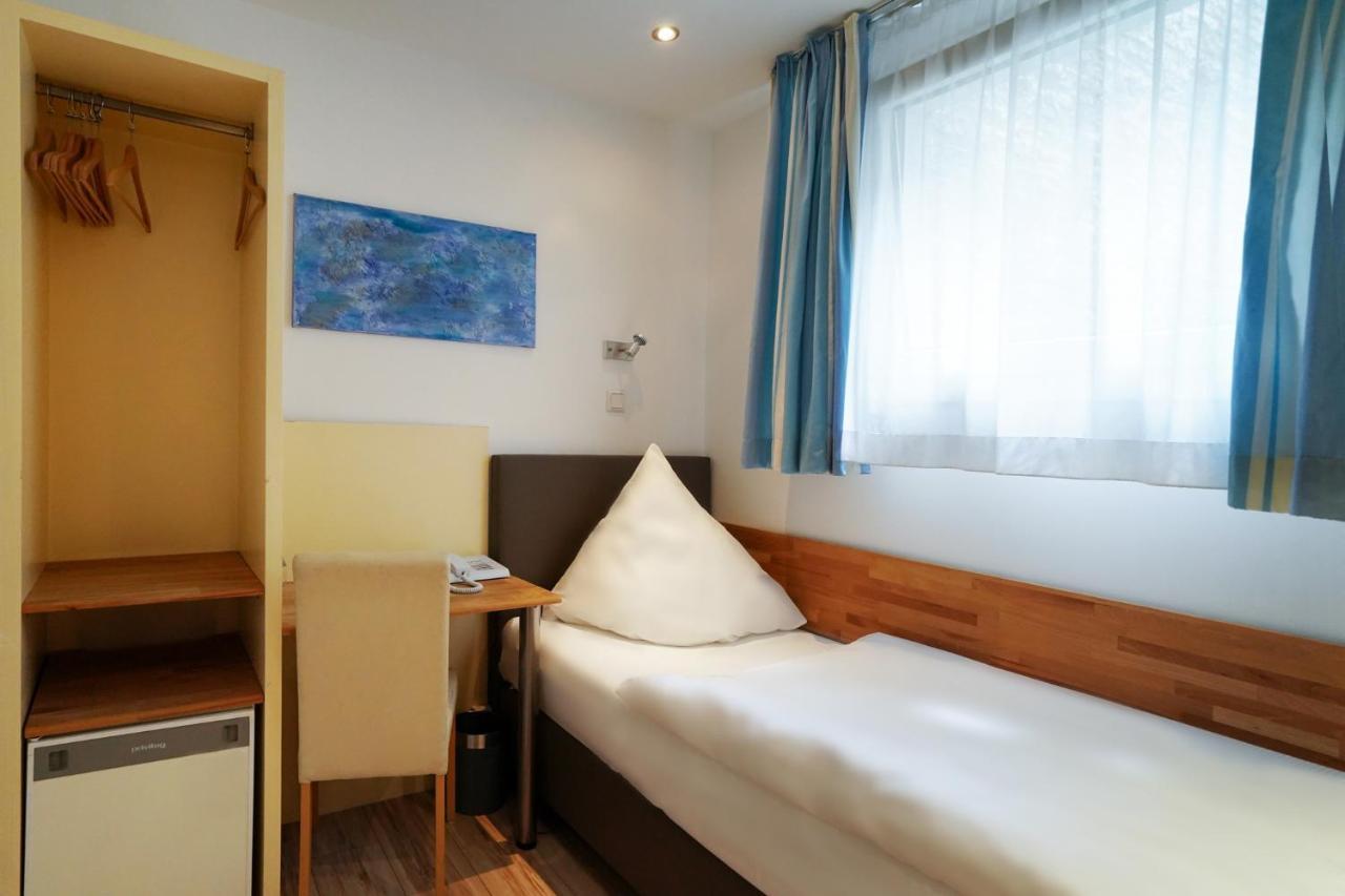 Hotel Im Kupferkessel Cologne Luaran gambar
